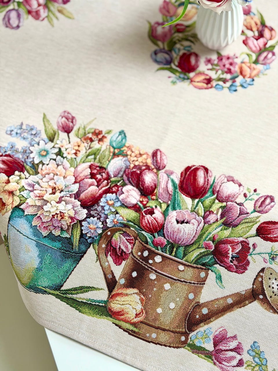 Square tablecloth «Tulip Bouquet» - Premium Tapestry - Textile4Family