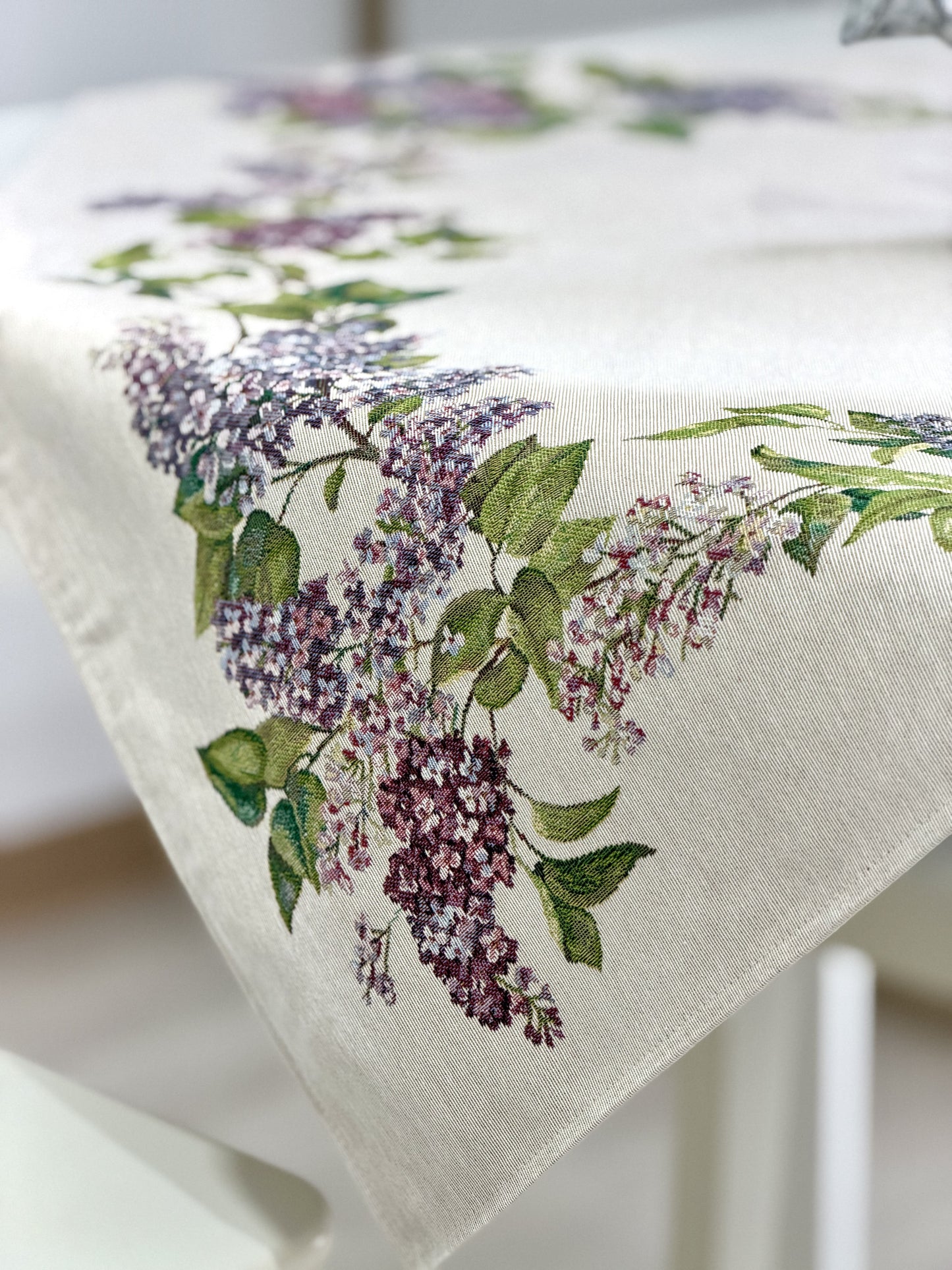 Square tablecloth «Lilac» - Premium Tapestry - Textile4Family