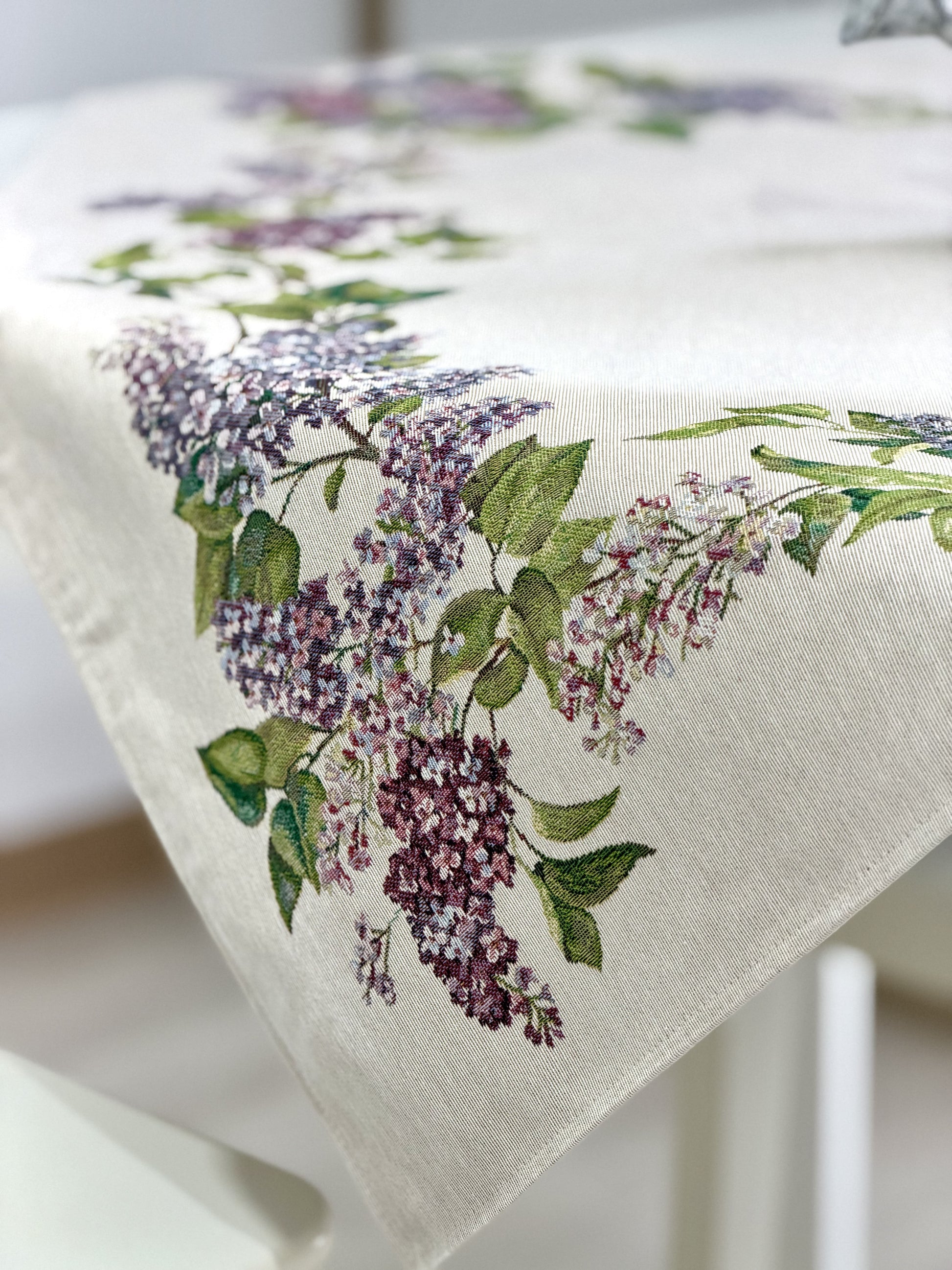 Square tablecloth «Lilac» - Premium Tapestry - Textile4Family