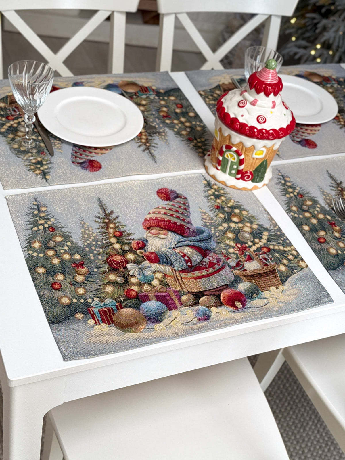 Placemat set «Scarlet Wishes» with golden thread - High quality tapestry