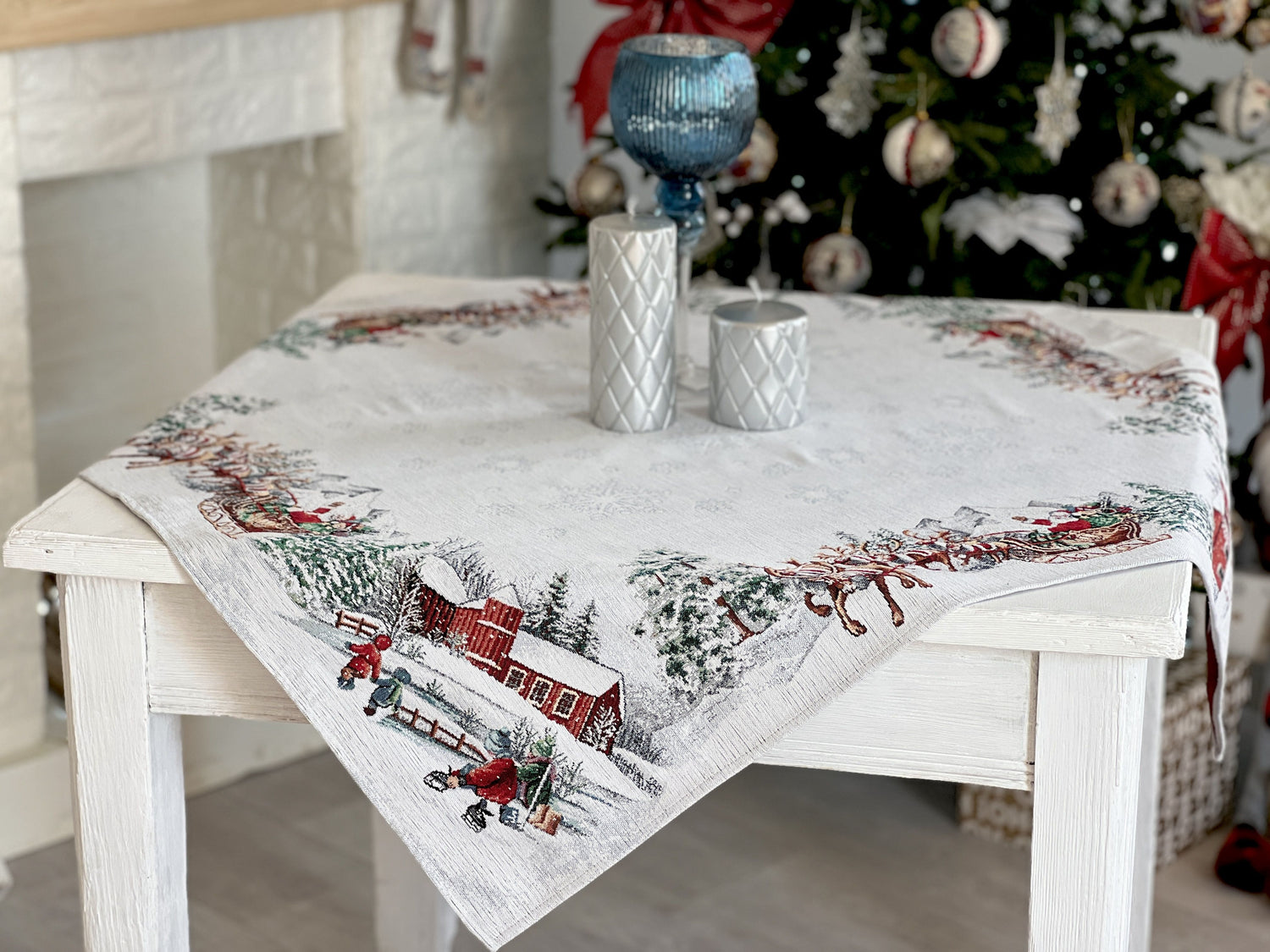 Christmas tapestry tablecloth «Santa is coming» With microfibre &amp; silver lurex Limaso Textile