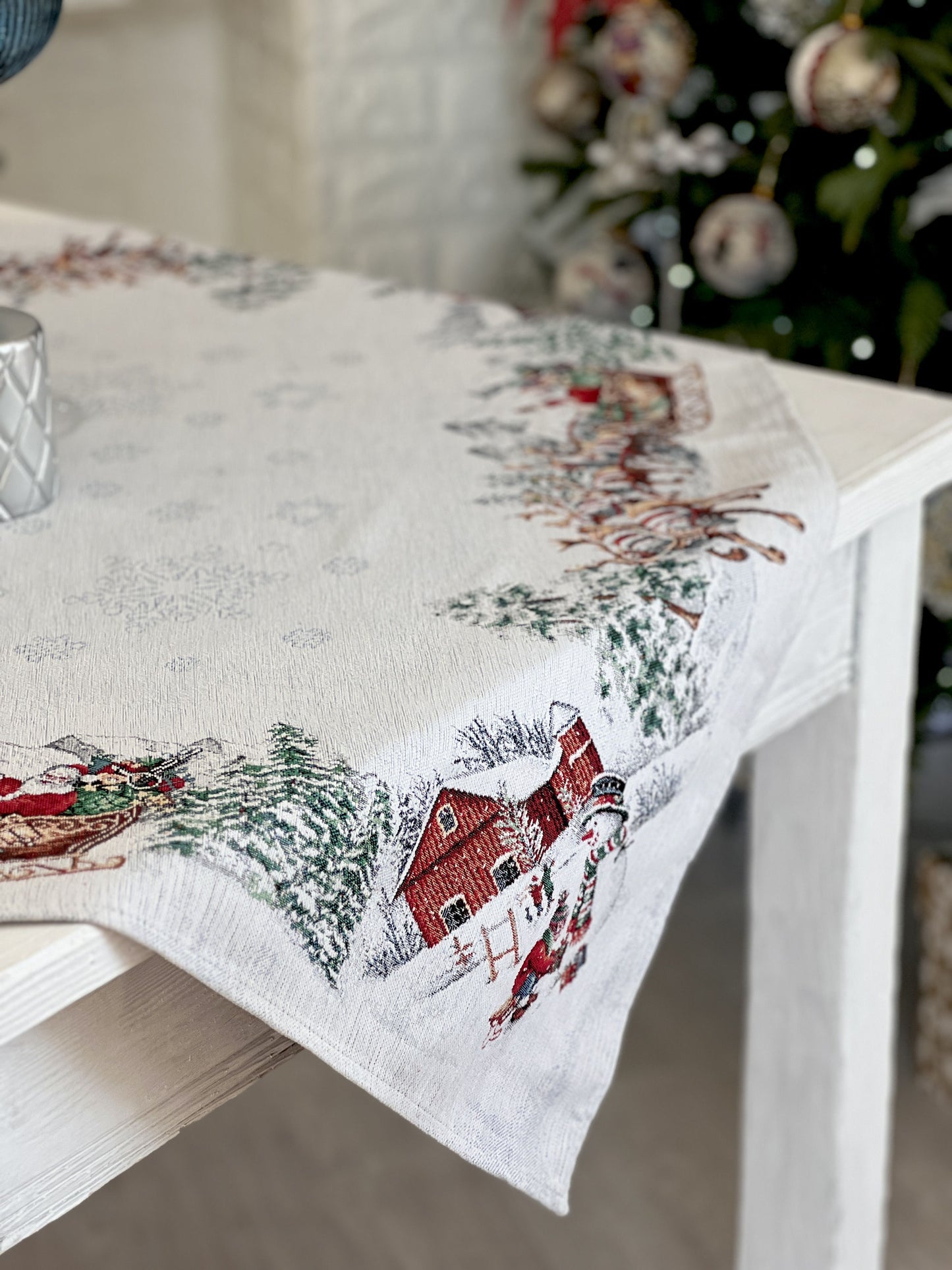 Christmas tapestry tablecloth «Santa is coming» With microfibre & silver lurex