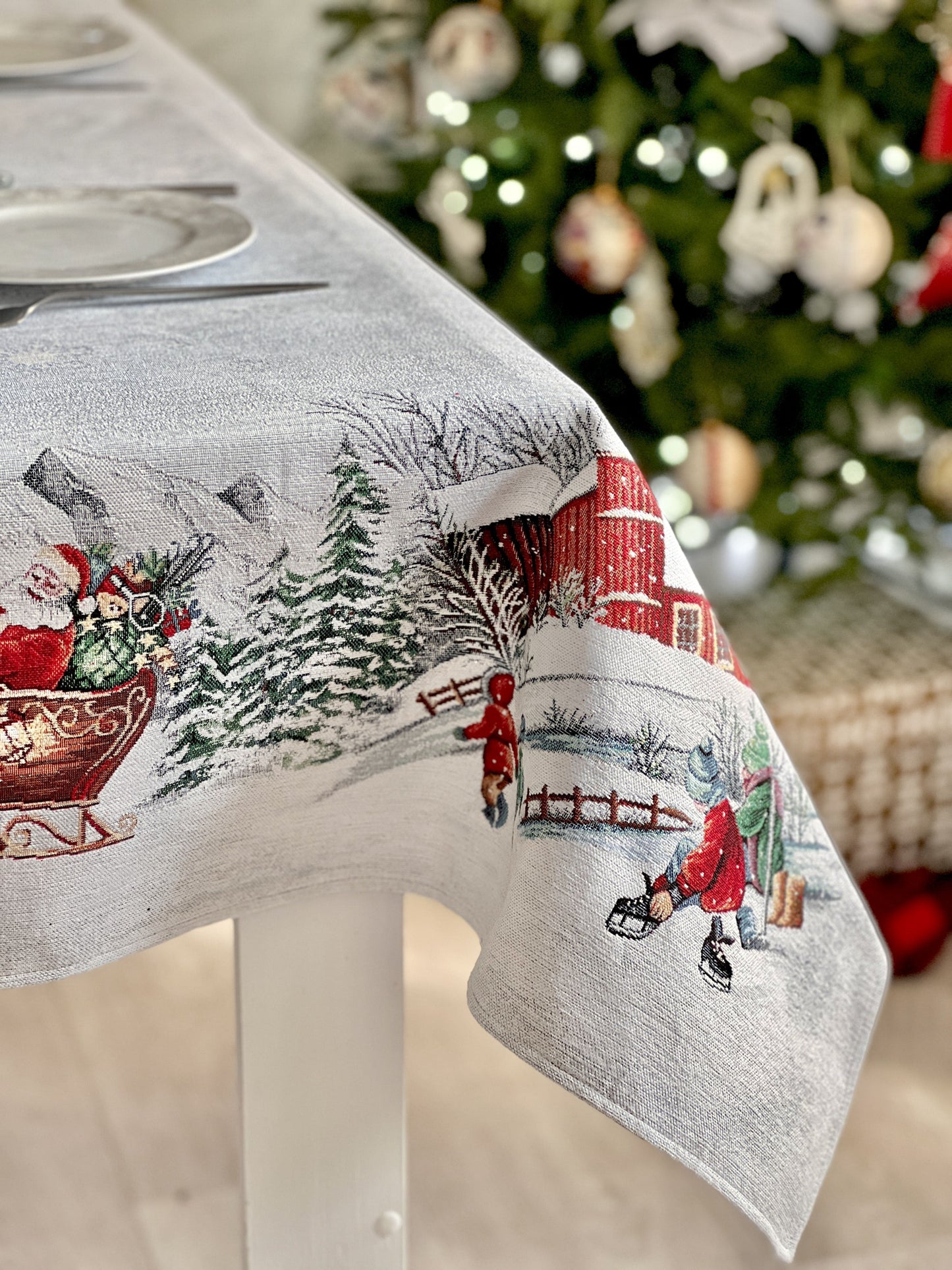 Christmas tapestry tablecloth «Santa is coming» With microfibre & silver lurex