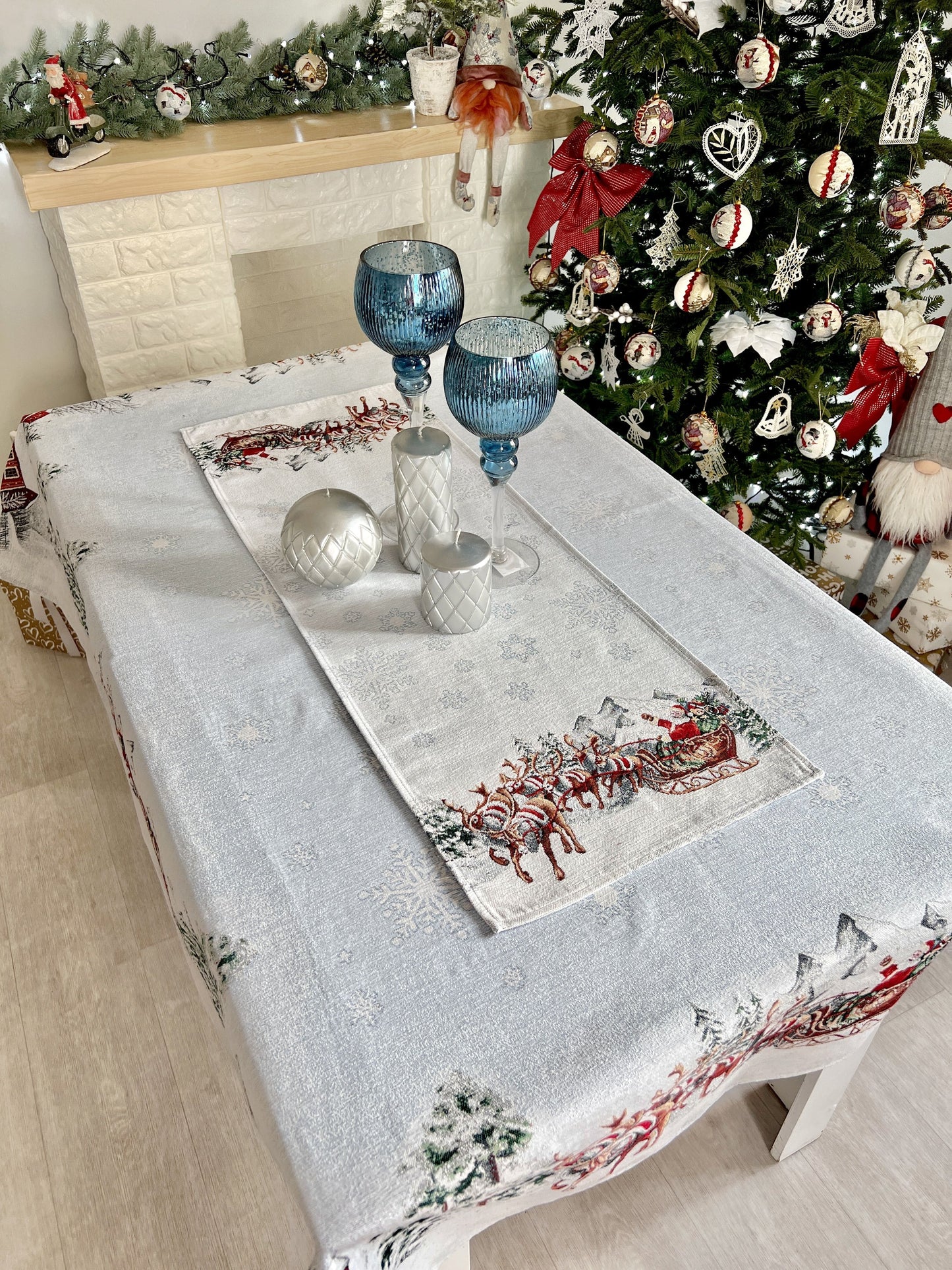 Christmas Tapestry Table runner «Santa is coming» With microfibre & silver lurex