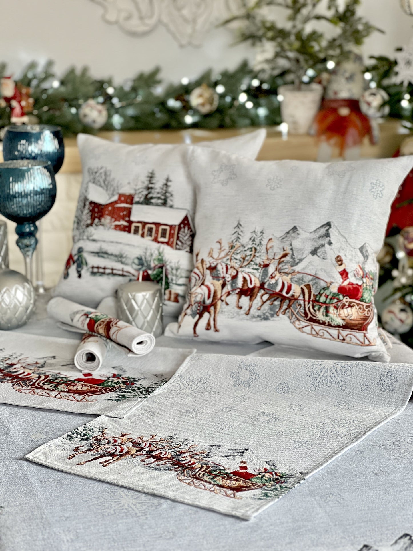 Christmas Tapestry Table runner «Santa is coming» With microfibre & silver lurex