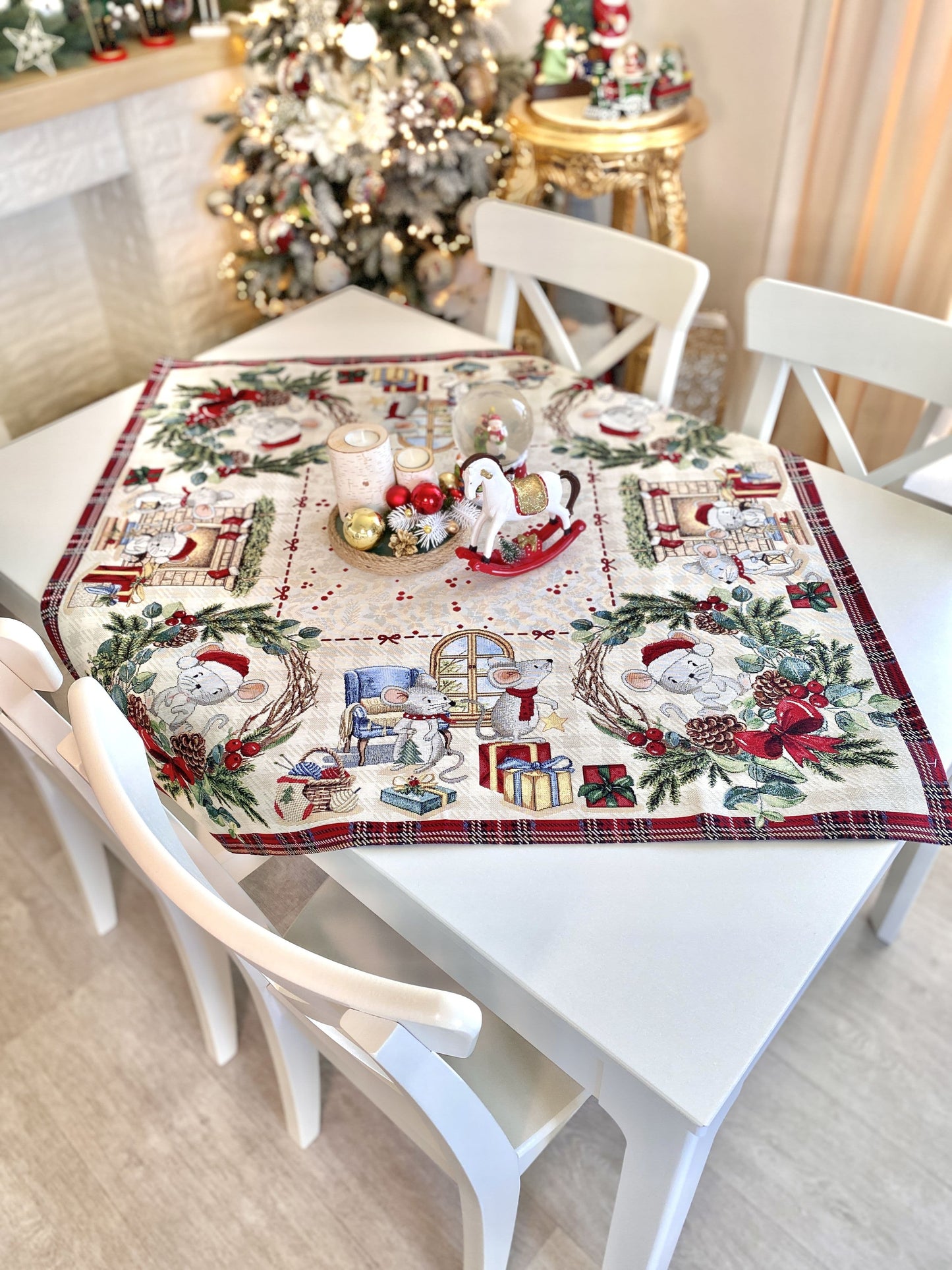 Christmas tapestry tablecloth «Xmas preparations» With silver lurex