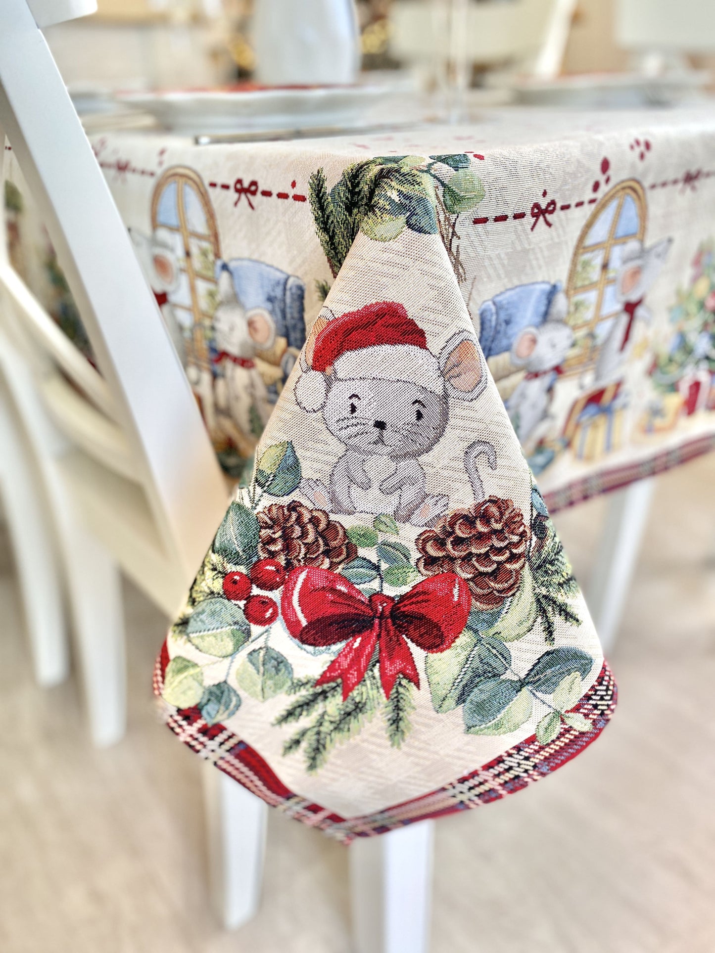 Christmas tapestry tablecloth «Xmas preparations» With silver lurex