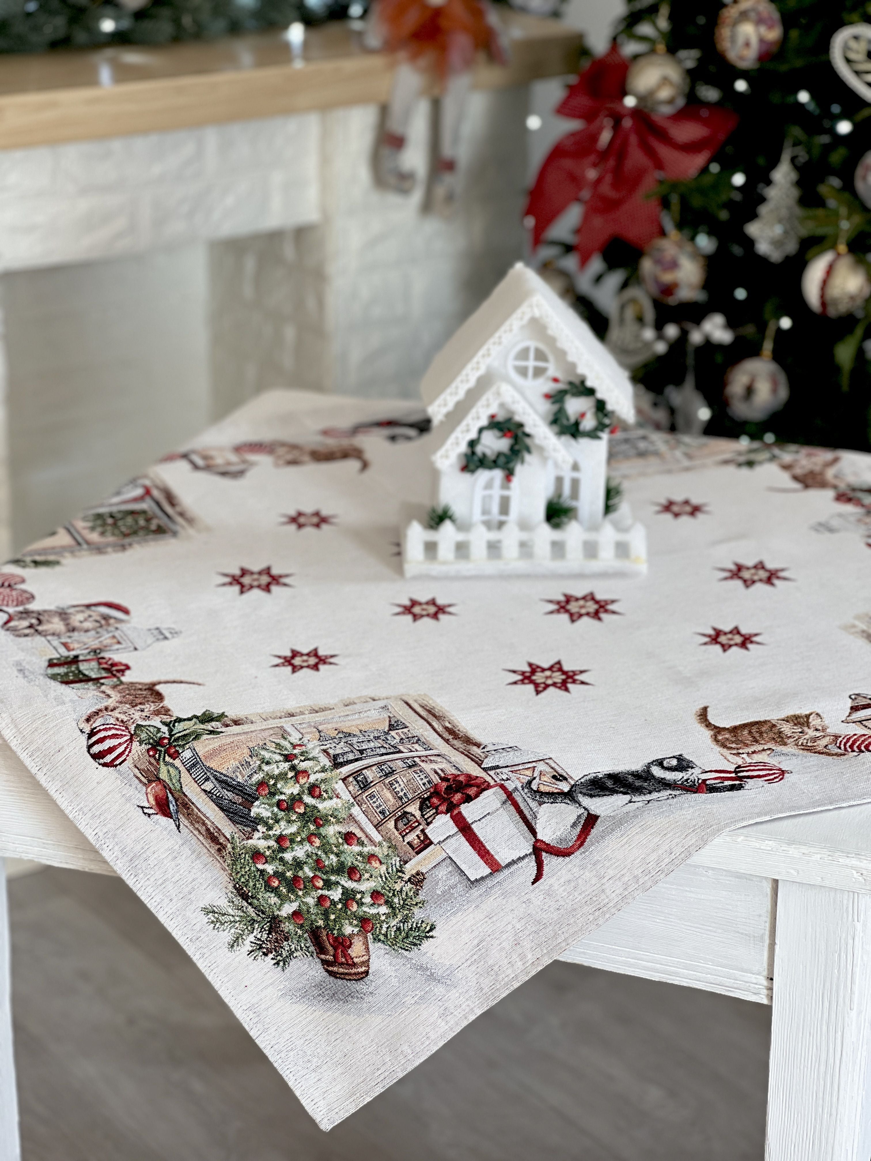 Christmas tapestry tablecloth «Christmas kittens» With microfibre &amp; silver lurex