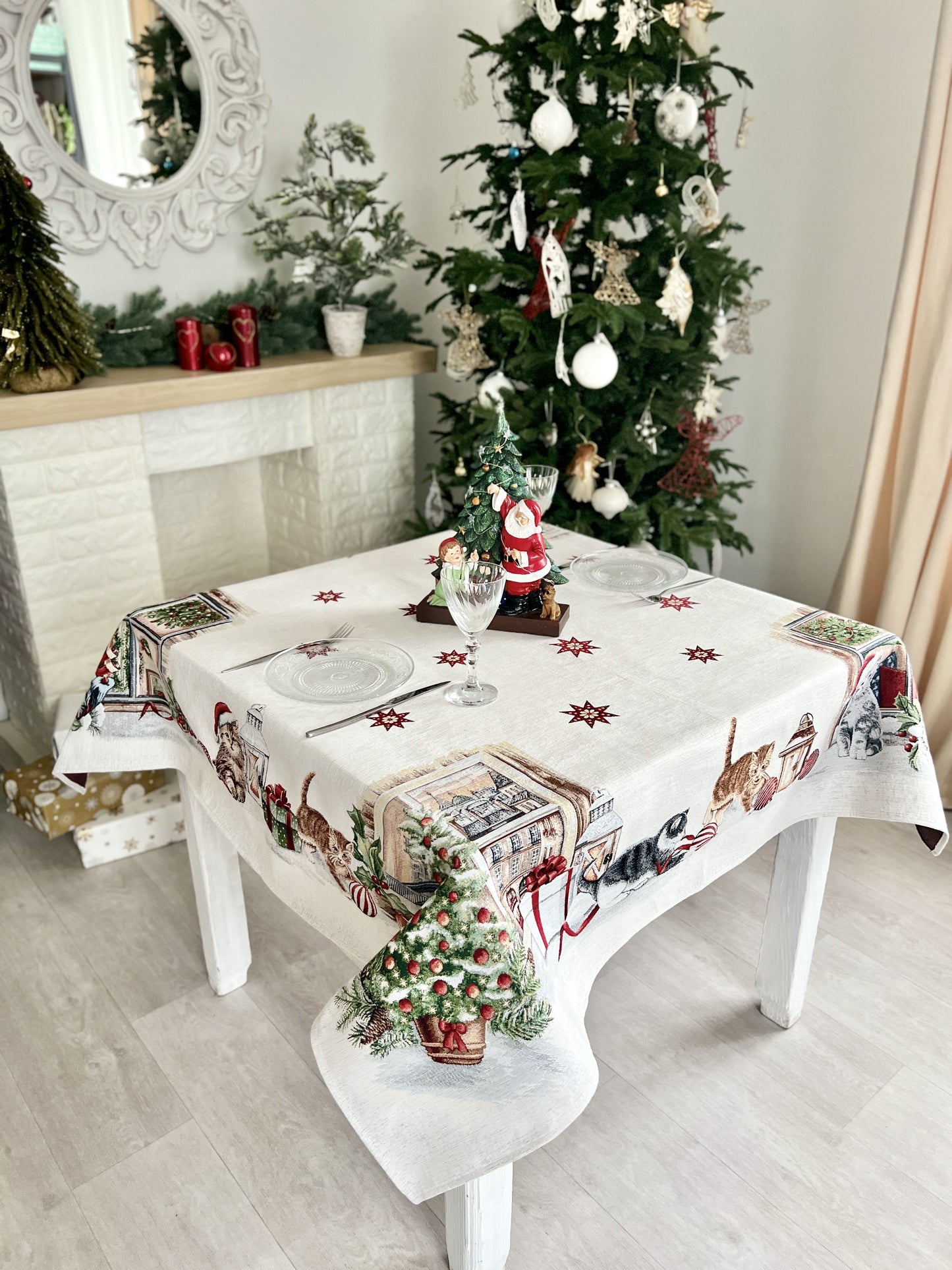 Christmas tapestry tablecloth «Christmas kittens» With microfibre & silver lurex