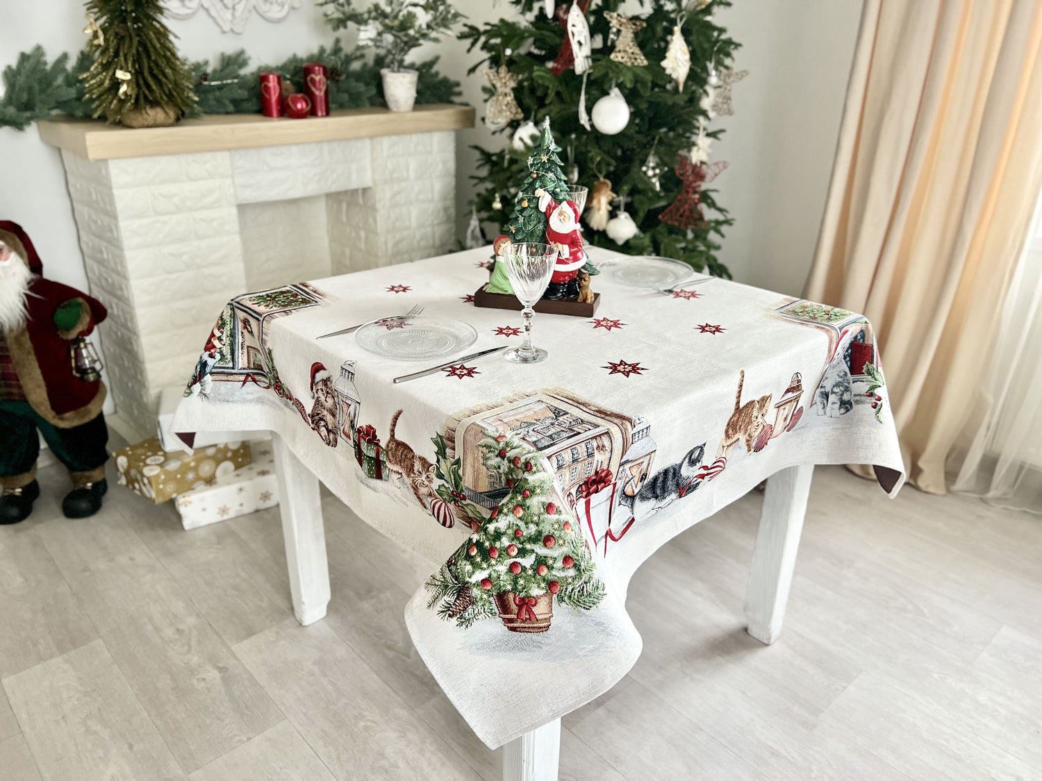 Christmas tapestry tablecloth «Christmas kittens» With microfibre &amp; silver lurex Limaso Textile