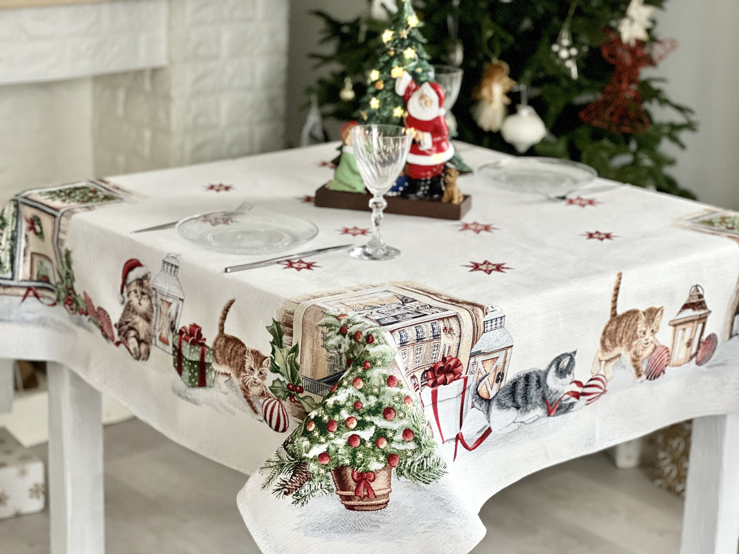 Christmas tapestry tablecloth «Christmas kittens» With microfibre &amp; silver lurex Limaso Textile