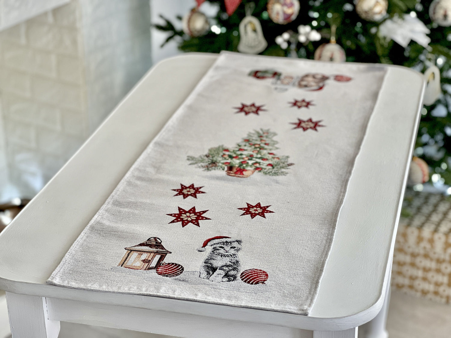 Christmas Tapestry Table runner «Christmas kittens» With microfibre &amp; silver lurex Limaso Textile