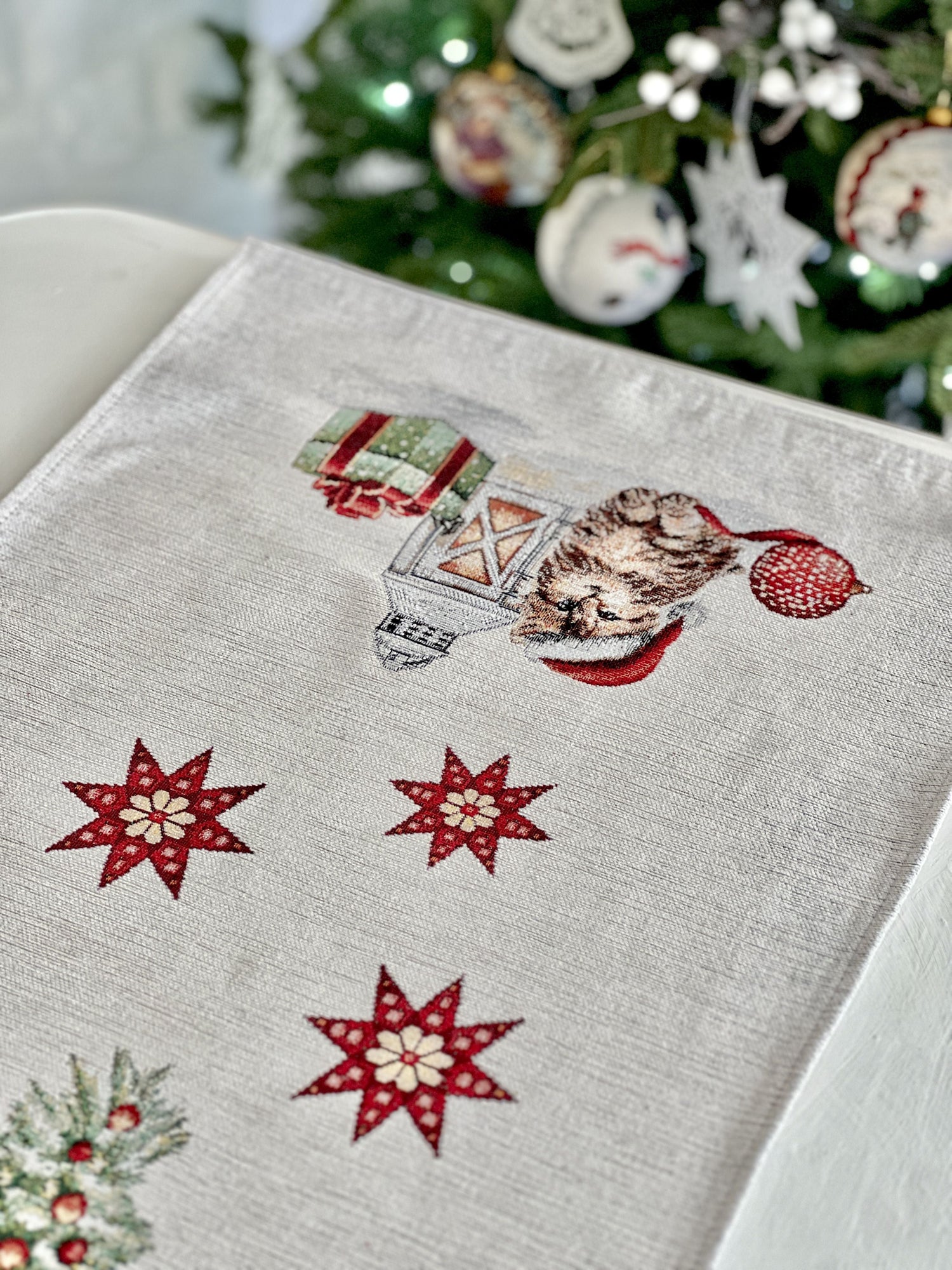 Christmas Tapestry Table runner «Christmas kittens» With microfibre &amp; silver lurex Limaso Textile