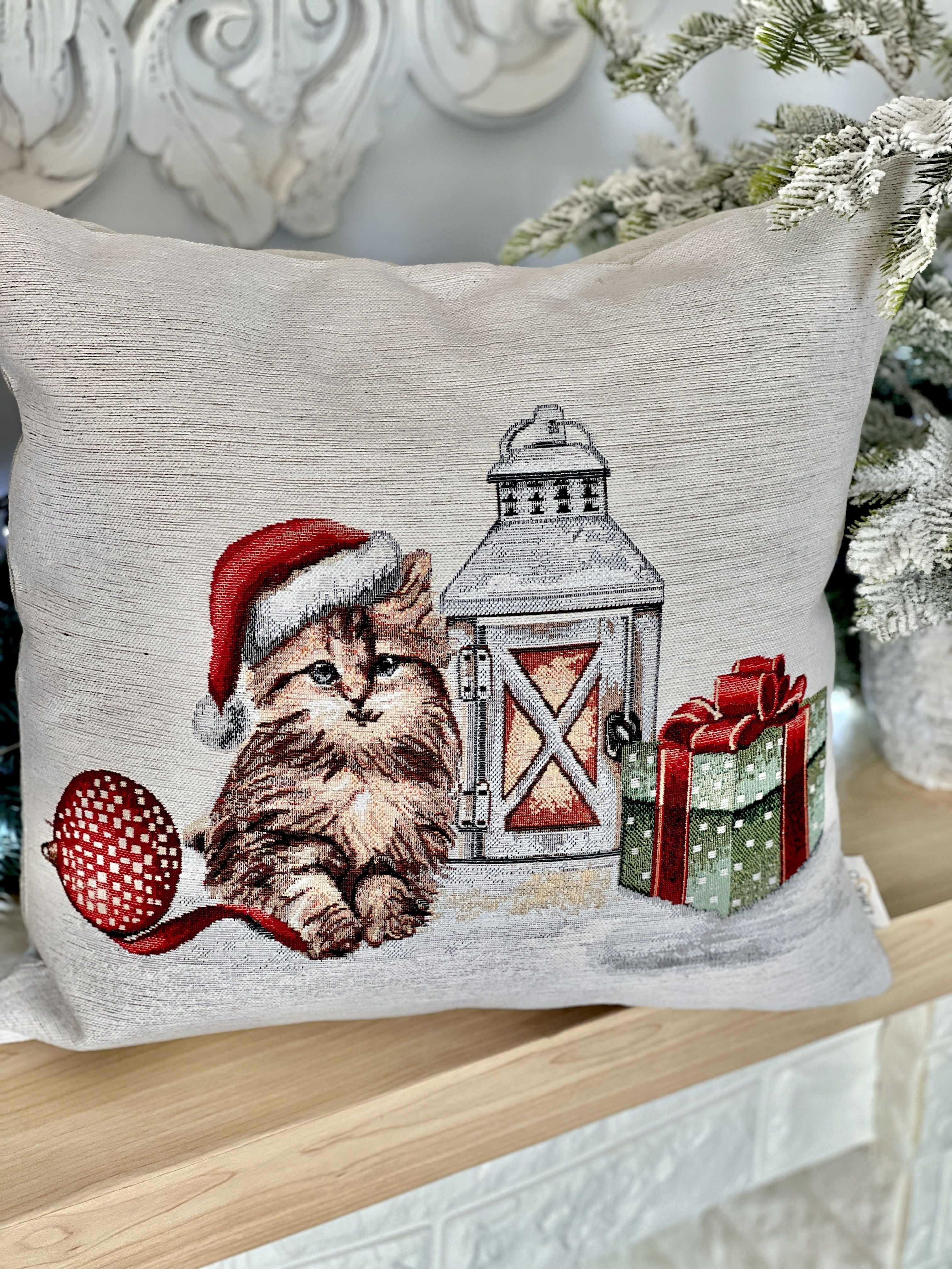 Winter Holiday tapestry cushion cover «Christmas kittens» With microfibre &amp; silver lurex Limaso Textile