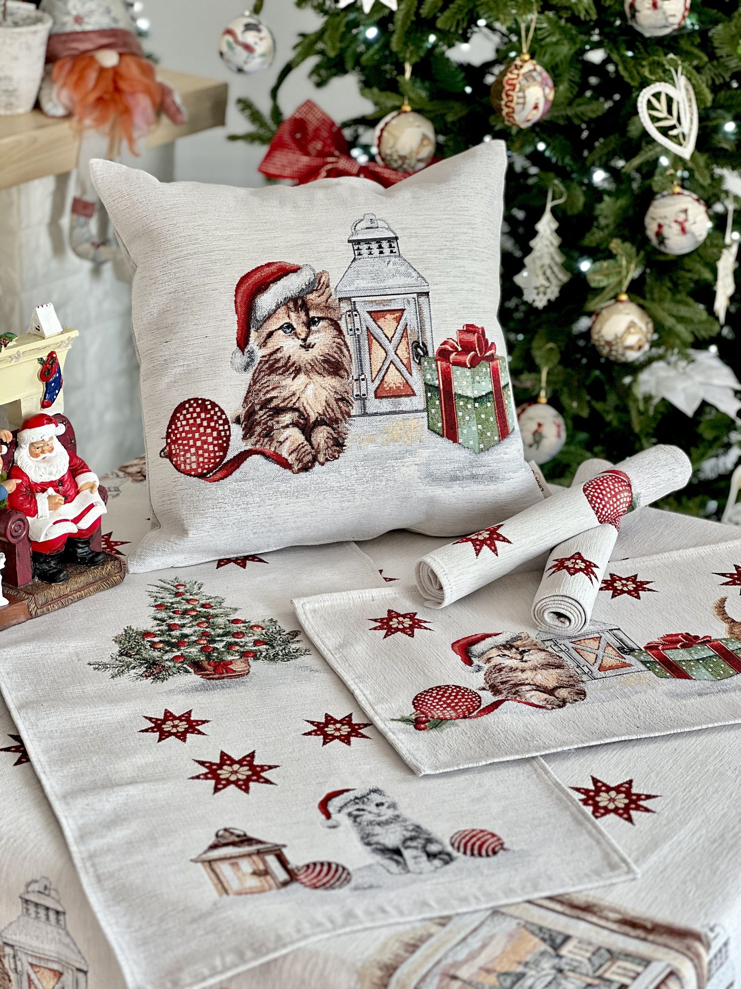 Winter Holiday tapestry cushion cover «Christmas kittens» With microfibre &amp; silver lurex Limaso Textile