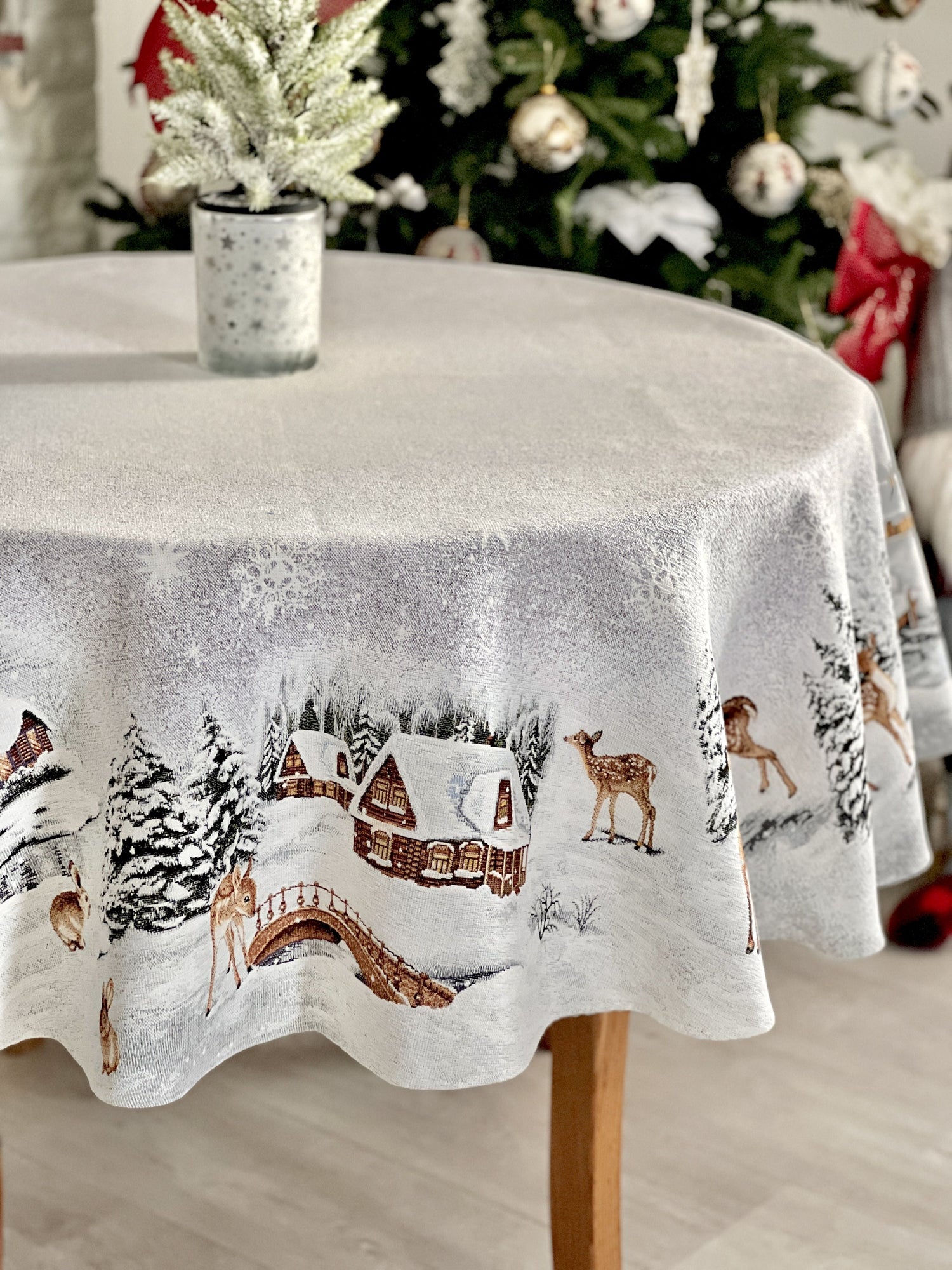 Round Christmas tablecloth «WINTER» With microfibre Limaso Textile