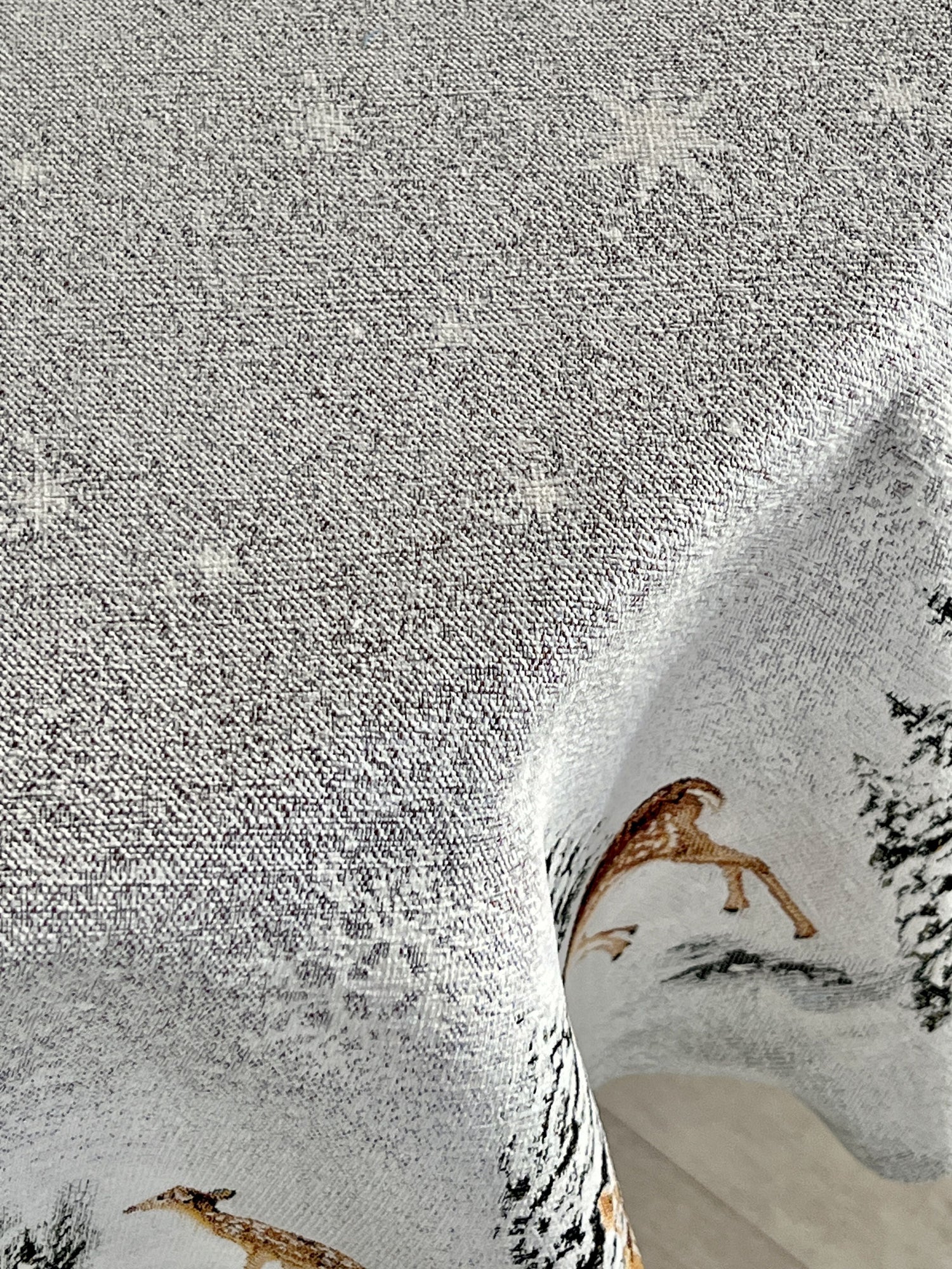 Round Christmas tablecloth «WINTER» With microfibre Limaso Textile