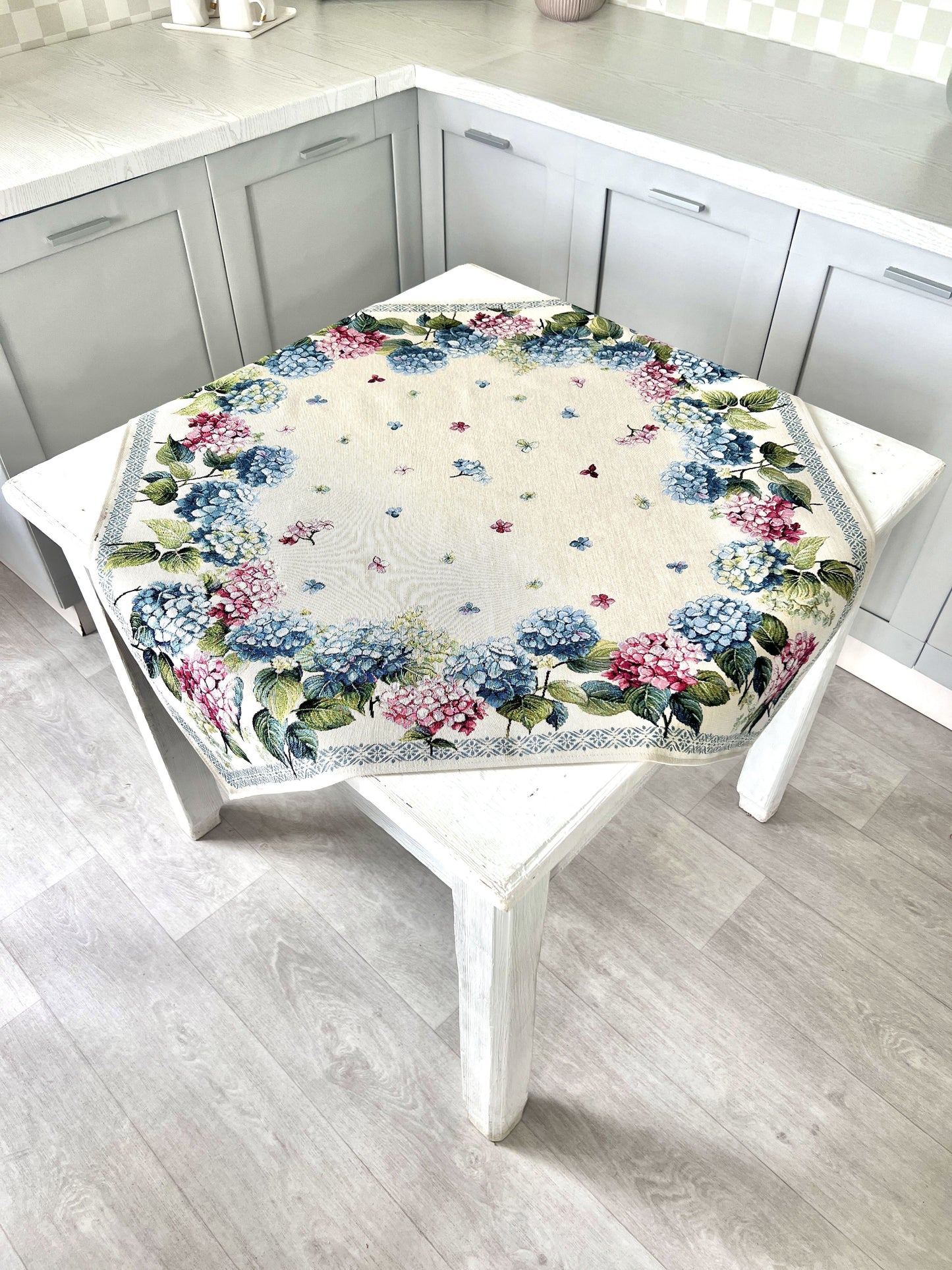 Square tablecloth «Hydrangea» - Premium Tapestry - Textile4Family