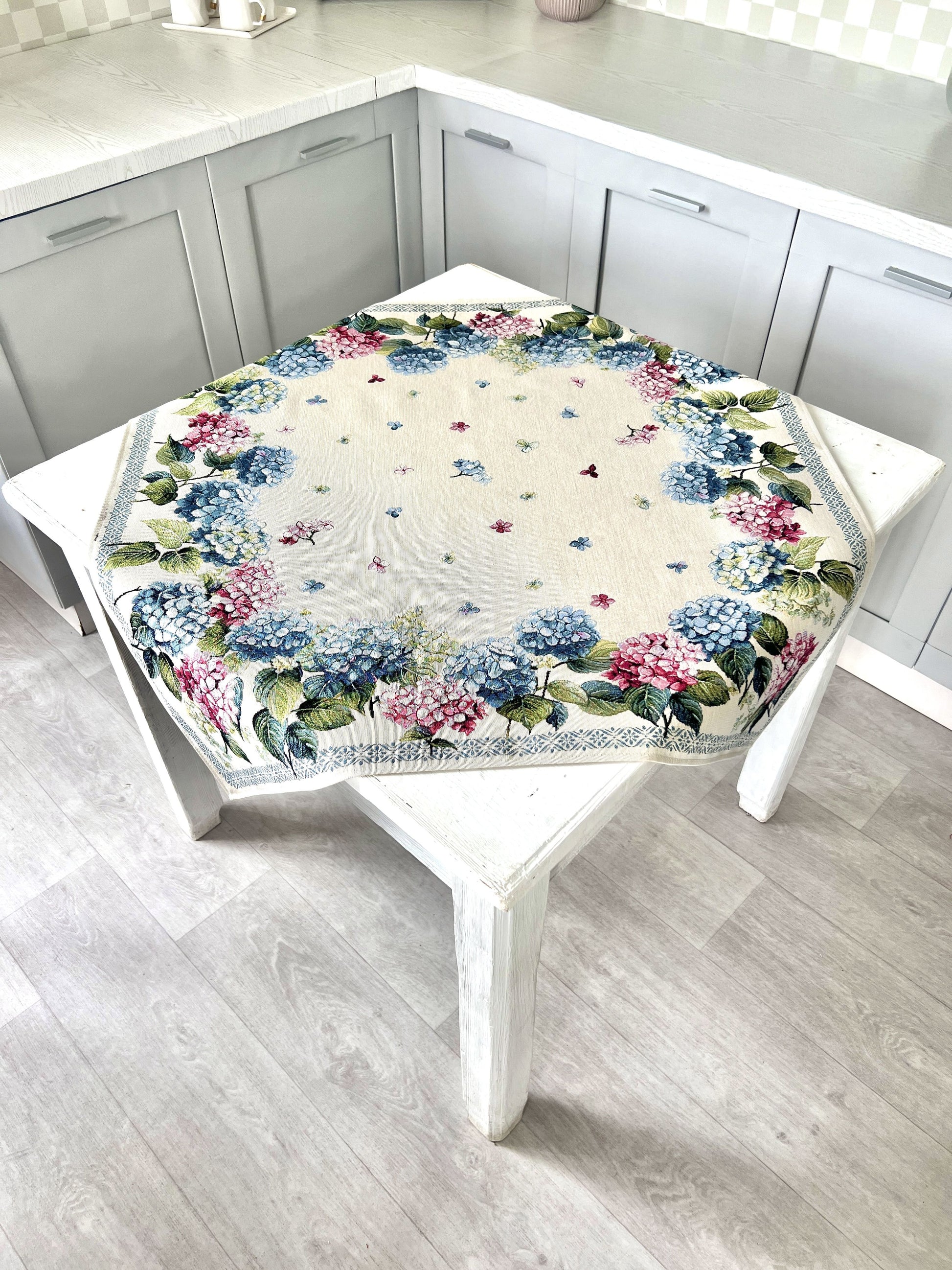 Square tablecloth «Hydrangea» - Premium Tapestry - Textile4Family