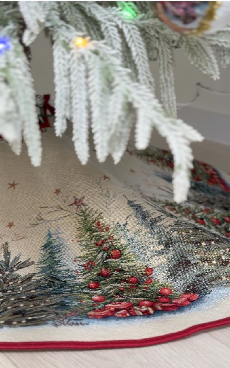Christmas Tree skirt «Winter Evergreen» with golden thread - High quality tapestry