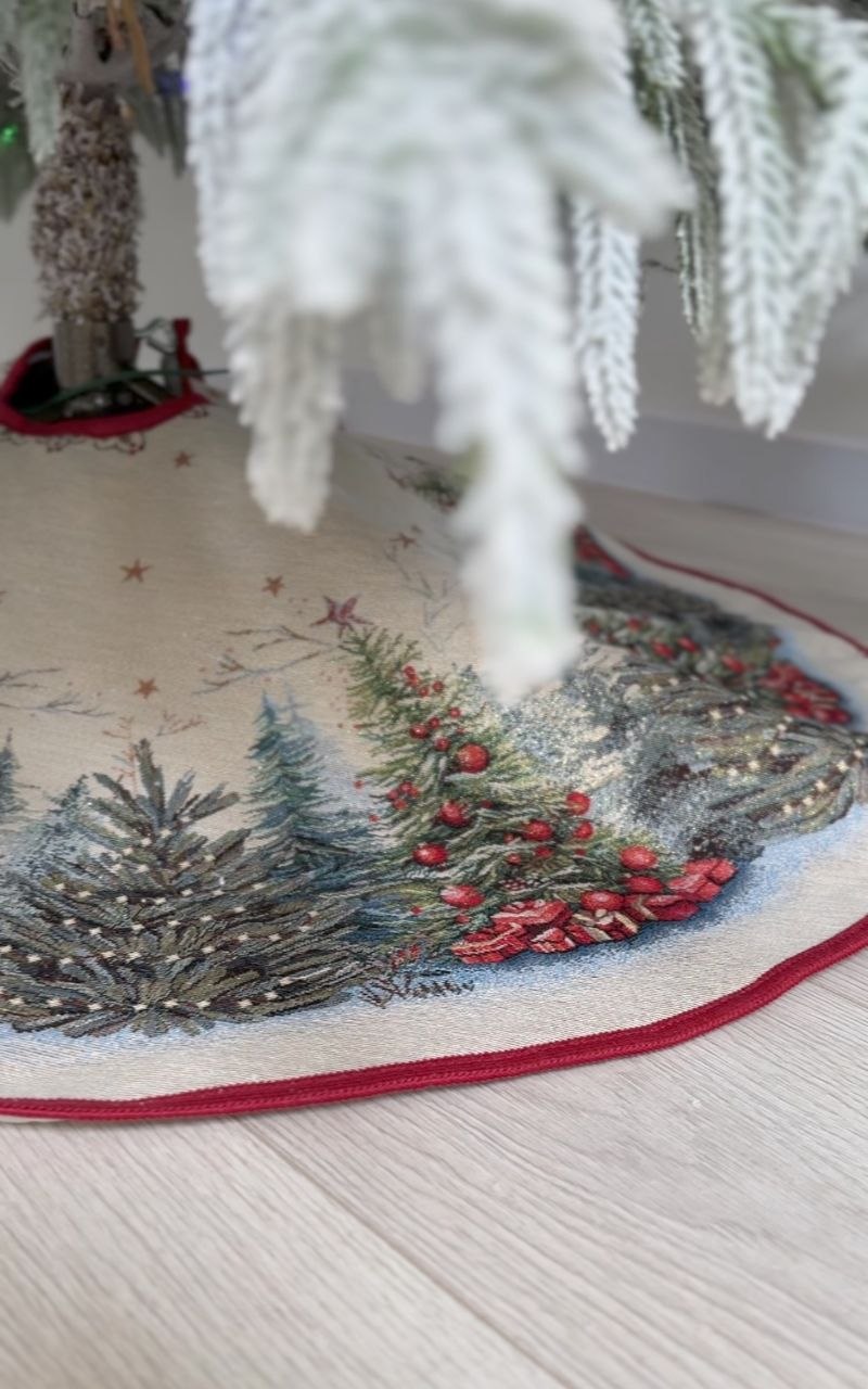 Christmas Tree skirt «Winter Evergreen» with golden thread - High quality tapestry