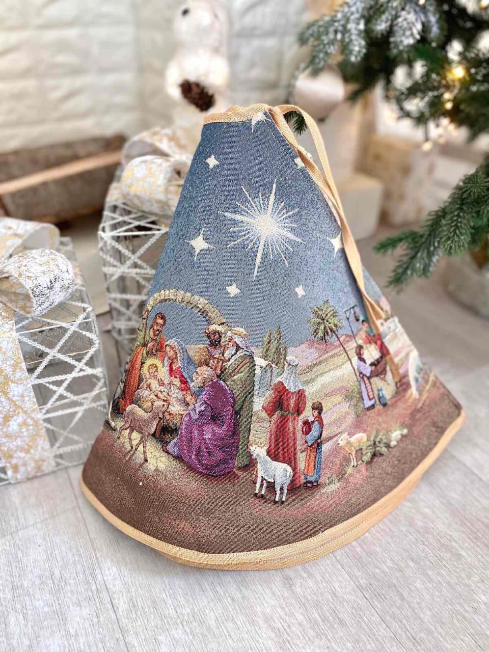 Christmas tree skirt «Nativity scene» with golden thread