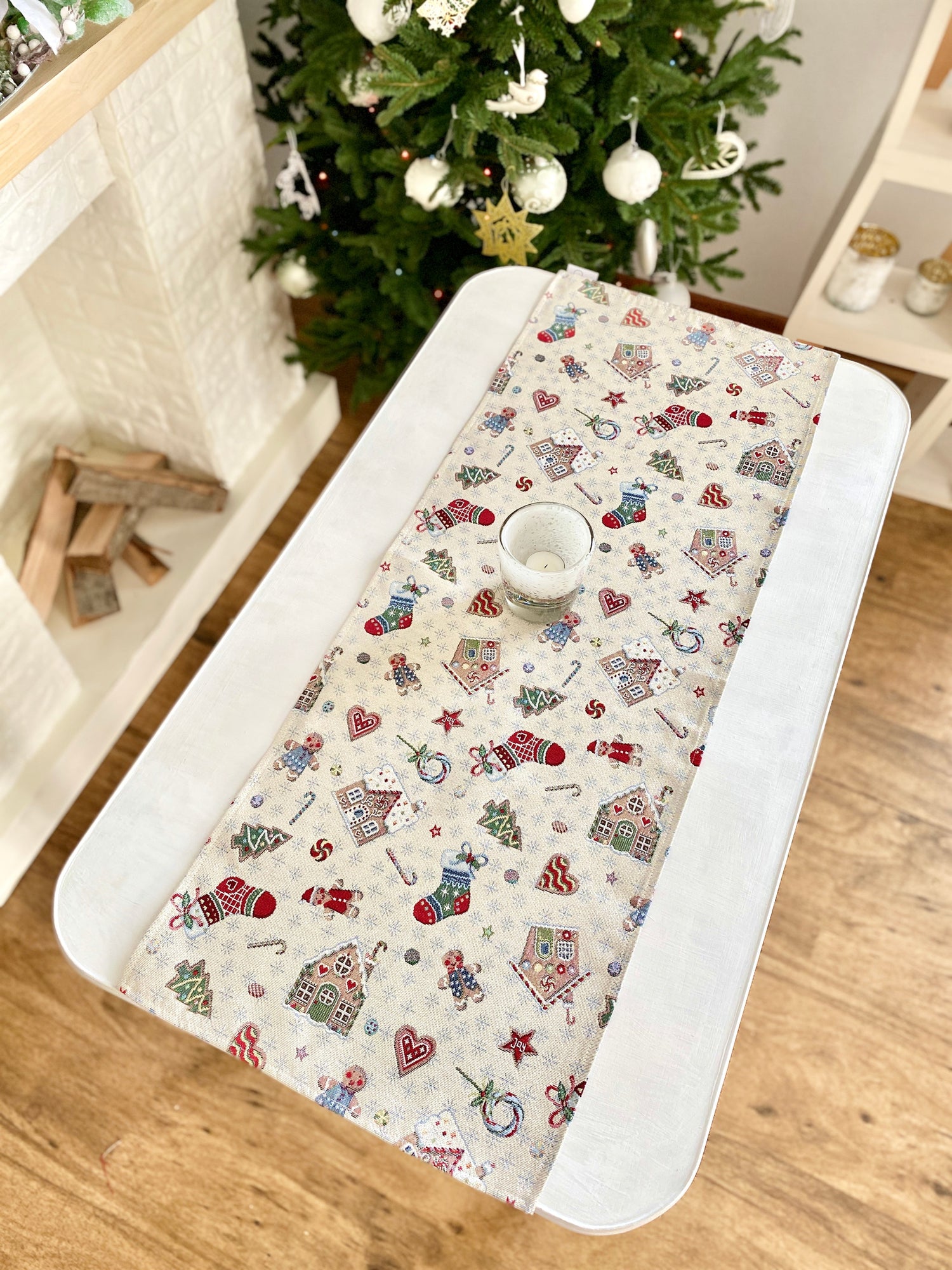 Christmas Tapestry Table Runner "Winter&