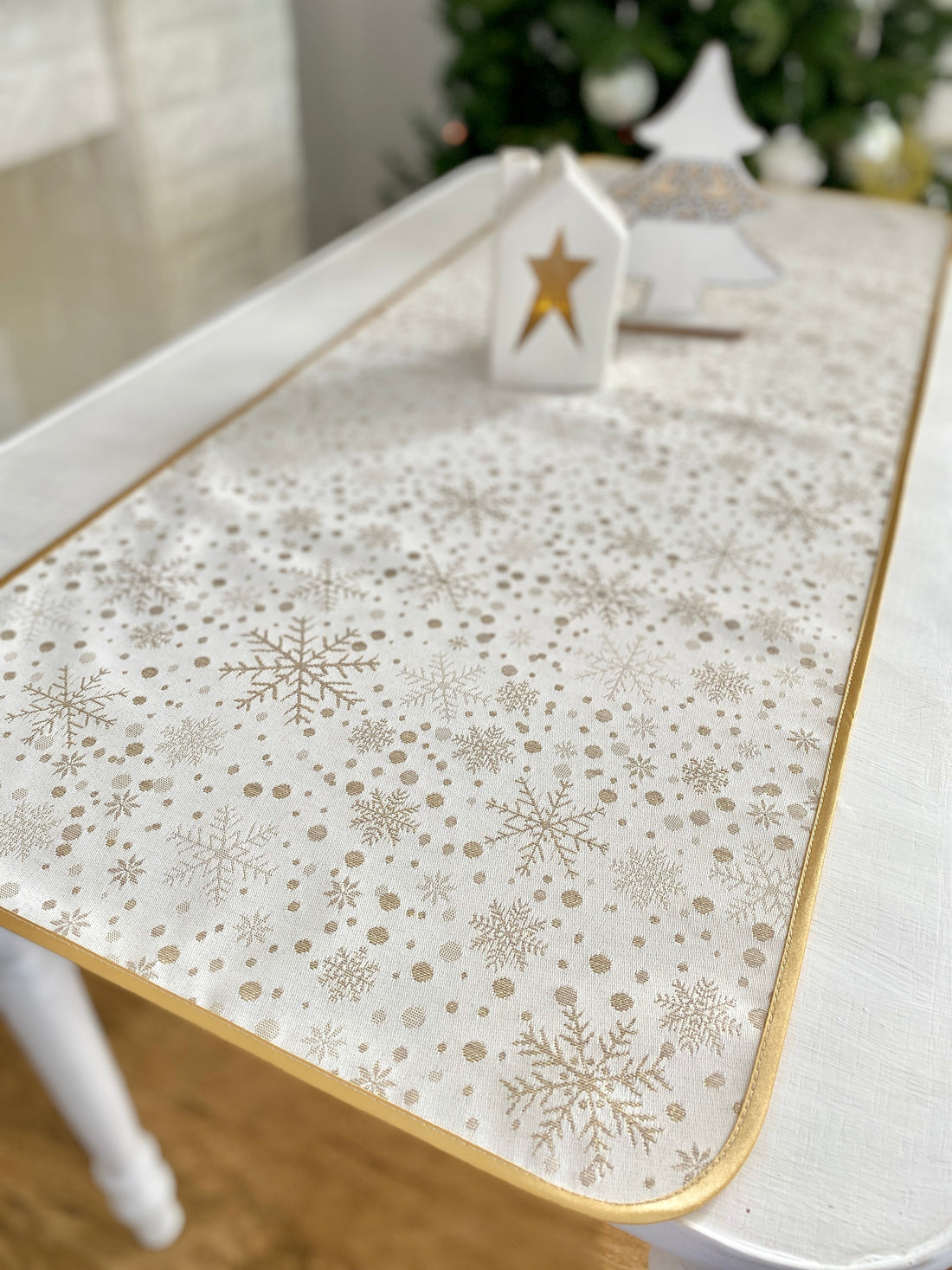 Christmas Runner Double-sided with Teflon coating "WINTER"(golden lurex)