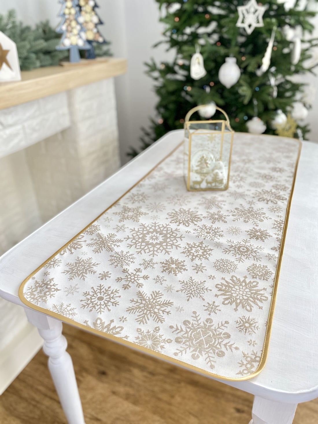 Christmas Table Runner Double-sided with Teflon coating "Snowfall" (golden lurex)