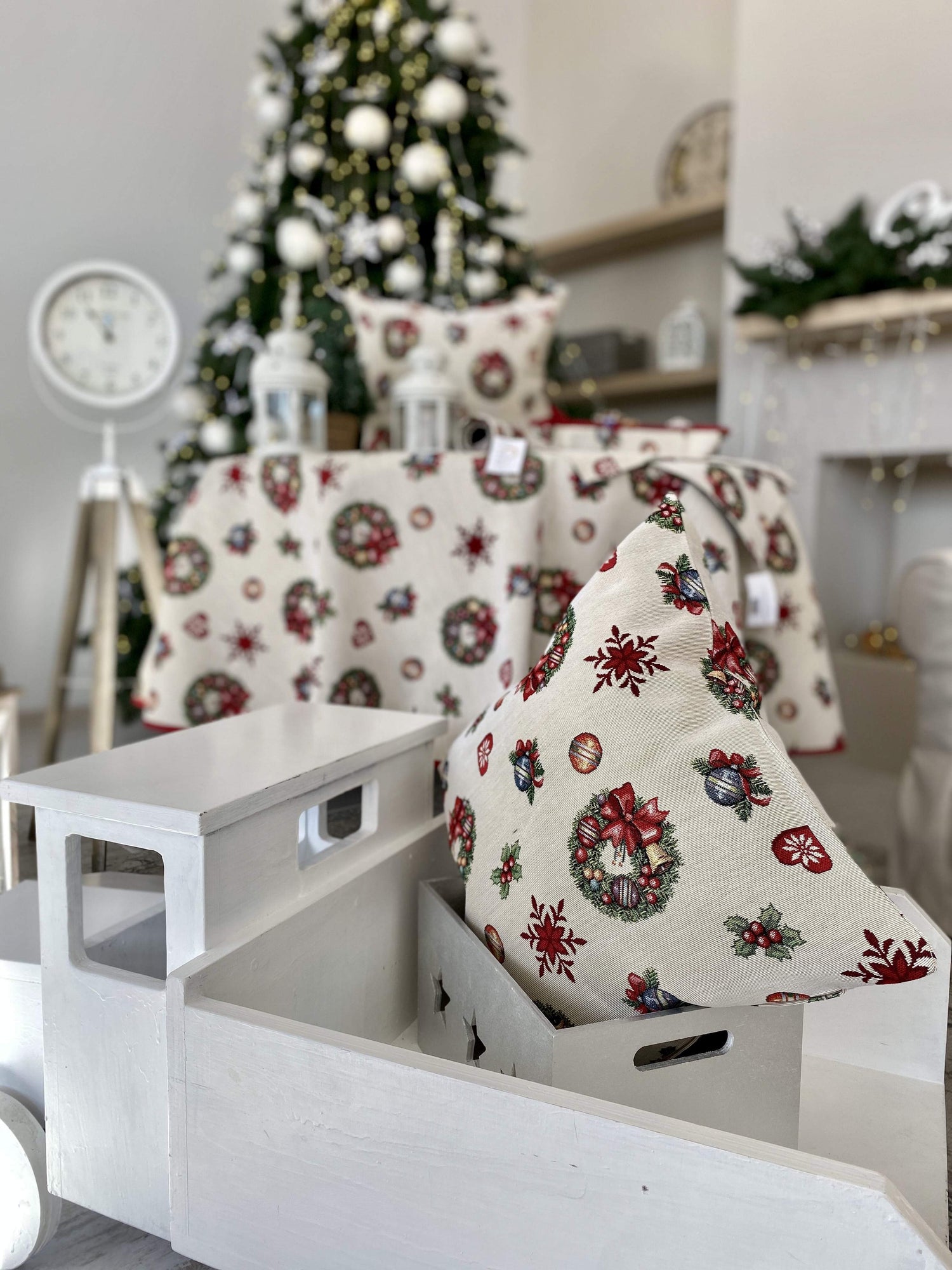 Buy Christmas tapestry Tablecloth "Christmas Тoy starfall" UK Textil4Family