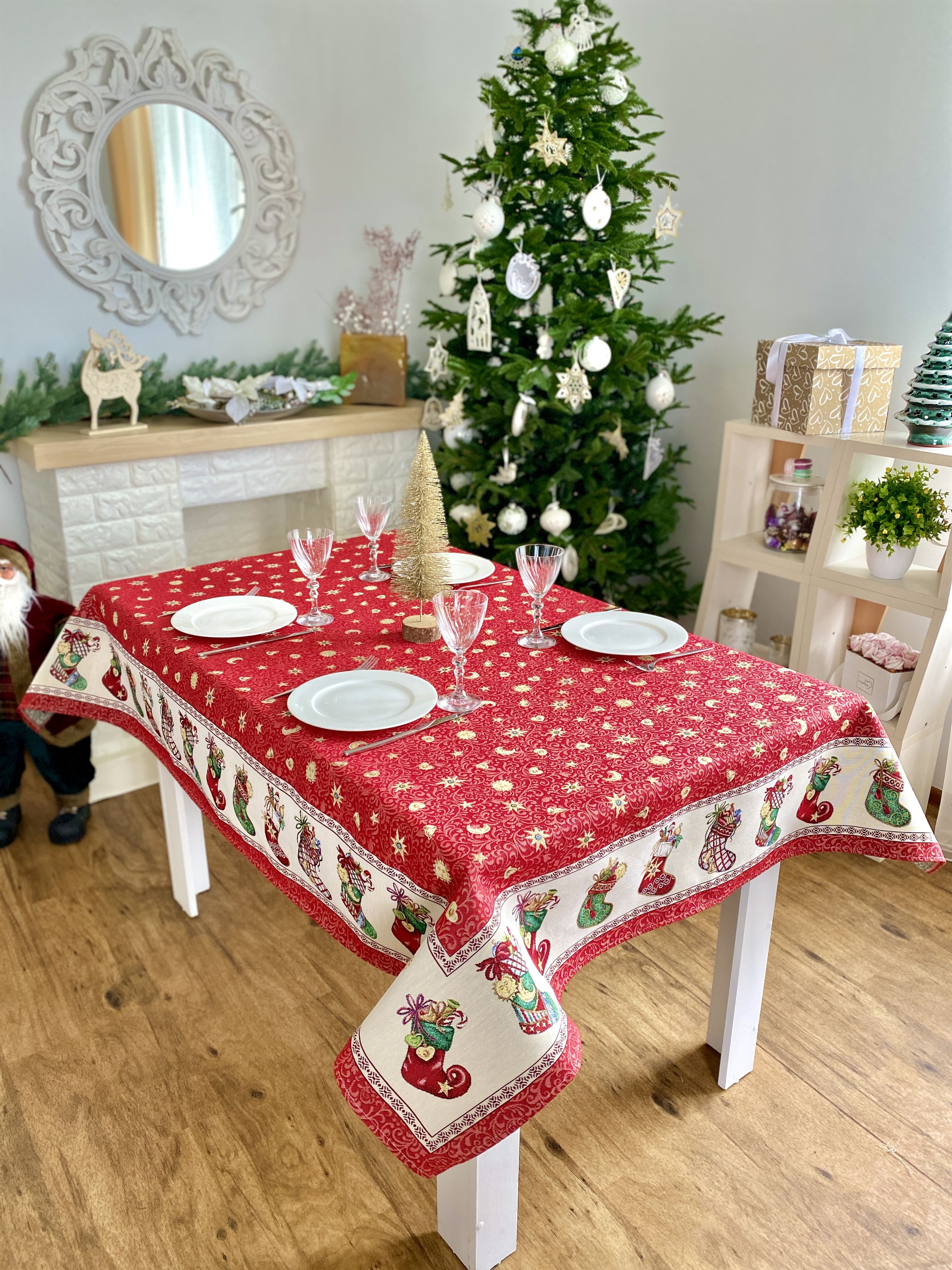 Christmas tapestry Tablecloth "Christmas Stockings"