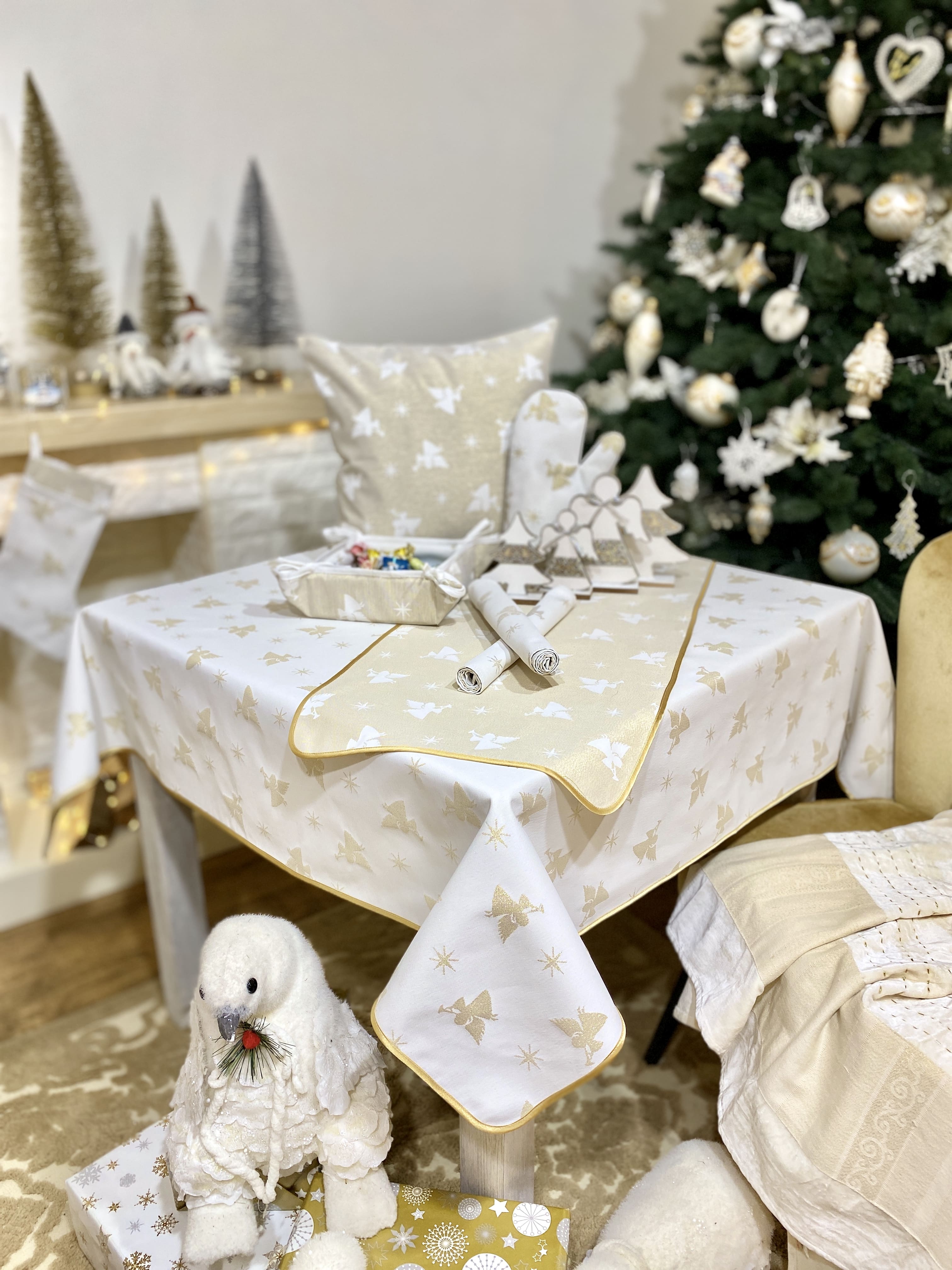 Christmas Tablecloth Double-sided "Good News" (golden lurex)